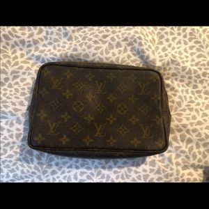 RARE eclair zipper Louis Vuitton Trousse 28